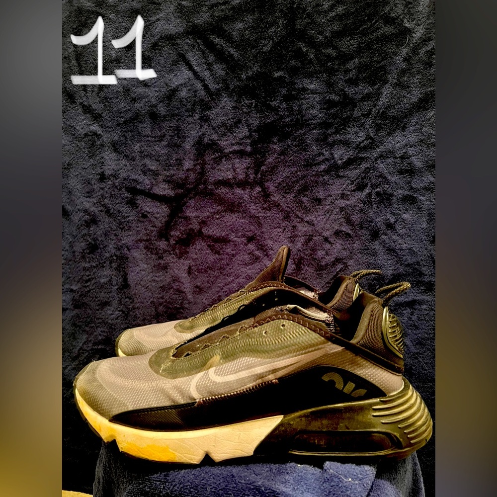 Men’s Pegasus running shoes 11